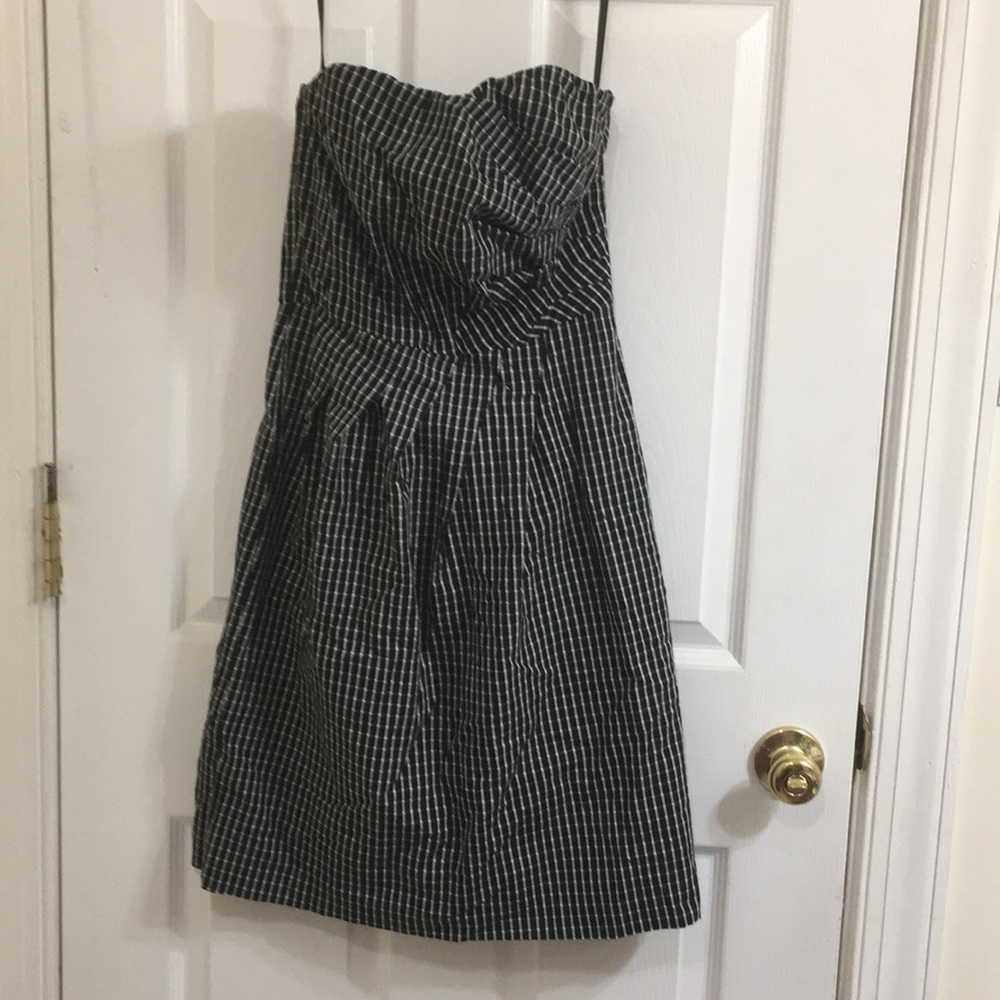Beautiful black and white strapless dress